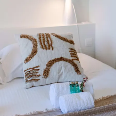 Apartment Bright And Spacious With Stunning Views!