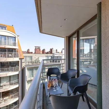 Bright And Spacious With Stunning Views! Apartment